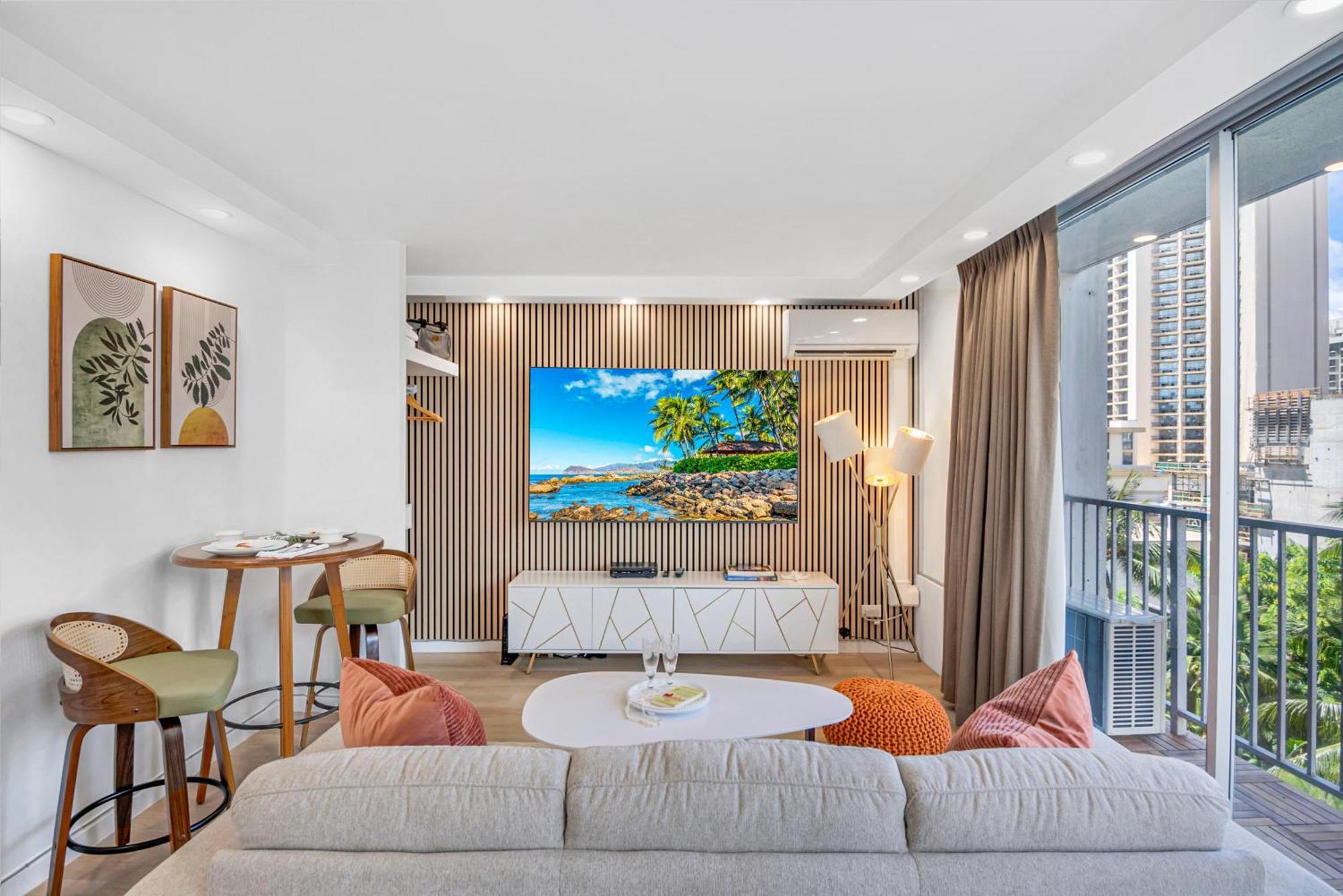 Steps To Waikiki Beach! Newly Renovated With 75" Tv Honolulu Exterior photo